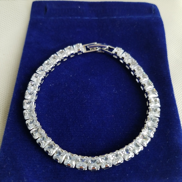 Swarovski Elements 925 Sterling Silver Princess-cut Square Tennis Bracelet NEW - Picture 1 of 9